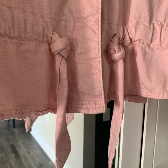 Pink light weight Jacket - Picture 4 of 5